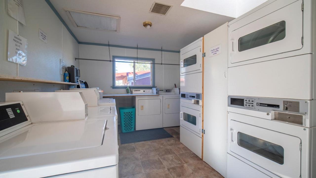Outdoor Glamping Large 5Th Wheel Setup Ok4A Apartment Moab Luaran gambar