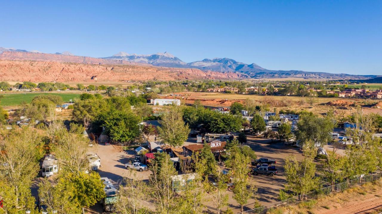 Outdoor Glamping Large 5Th Wheel Setup Ok4A Apartment Moab Luaran gambar